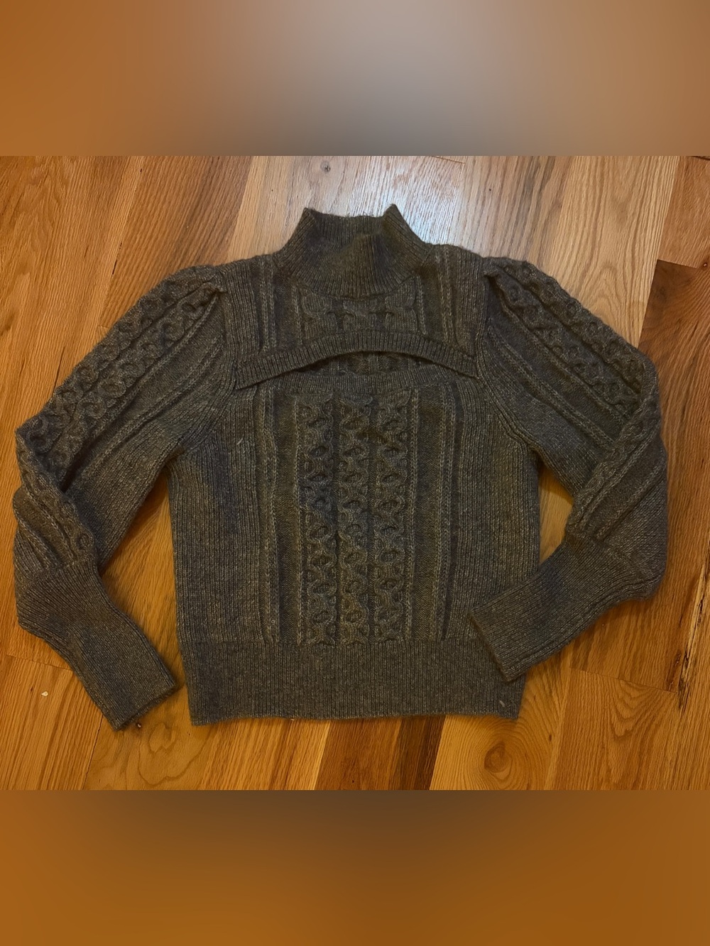 Tommy Hilfiger Gray Cable-Knit Turtleneck Sweater it’s new no tags
